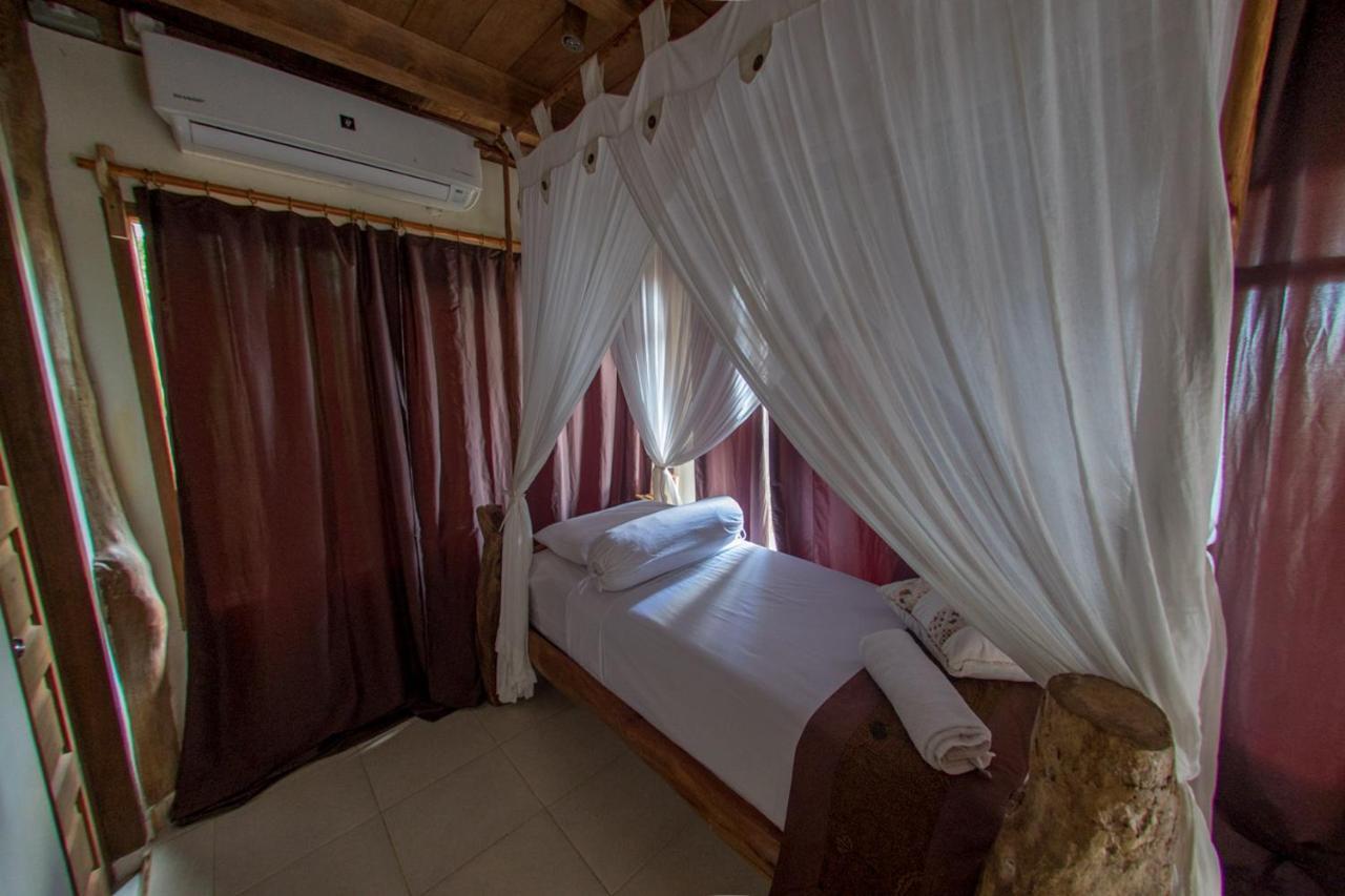 Hidden Bay Resort Mentawais Masokut ภายนอก รูปภาพ