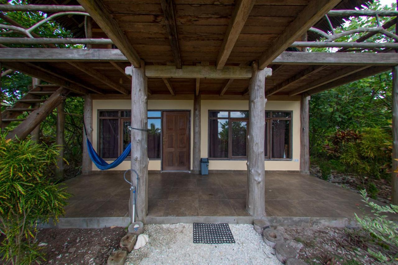 Hidden Bay Resort Mentawais Masokut ภายนอก รูปภาพ